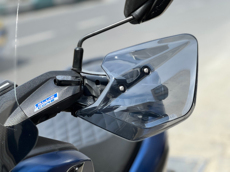 هندگارد / بادگیر دسته دودی Yamaha Nmax Aerox ساخت تایلند اصل کد ۰۰۰۰۷۳