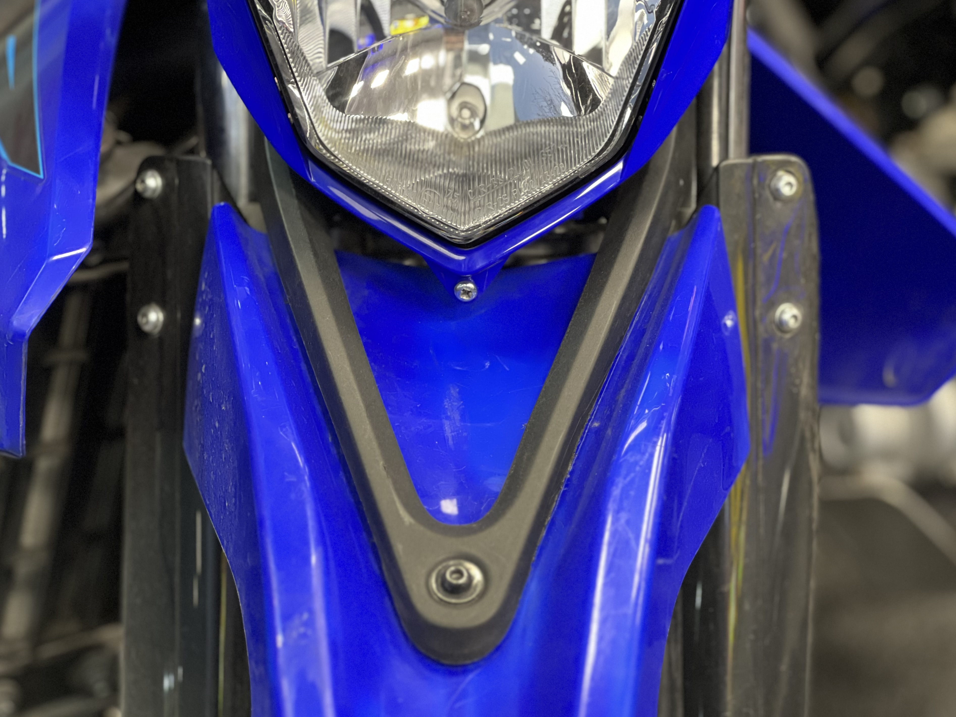 براکت روی گلگیر جلو Yamaha WR155