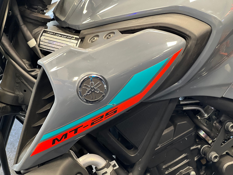 فلاپ بغل باک هواکش ناردو سمت چپ YAMAHA Mt25 / ساخت اندونزی اصل کد 200318