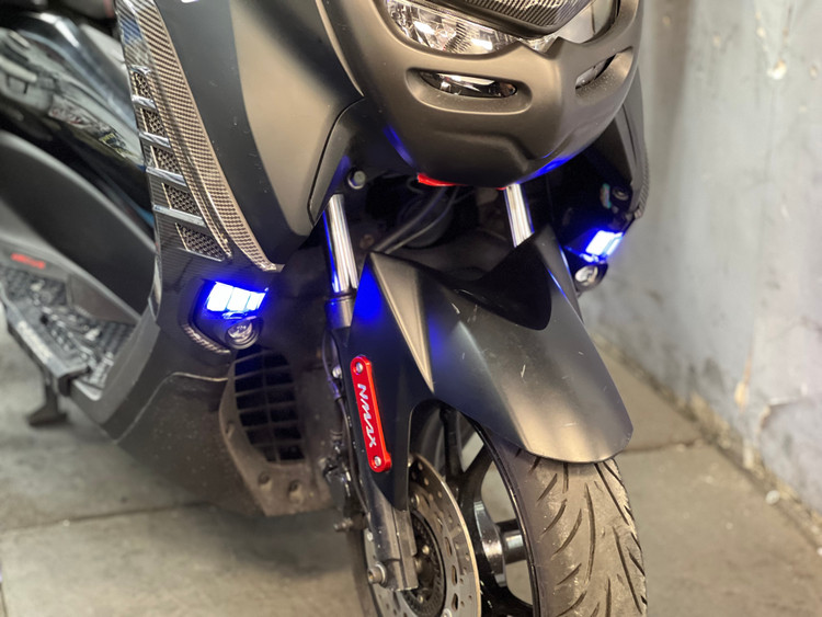 ست راهنما پرژکتور دار { آبی} YAMAHA Nmax 155 GMA / ساخت اندونزی اصل کد 200444