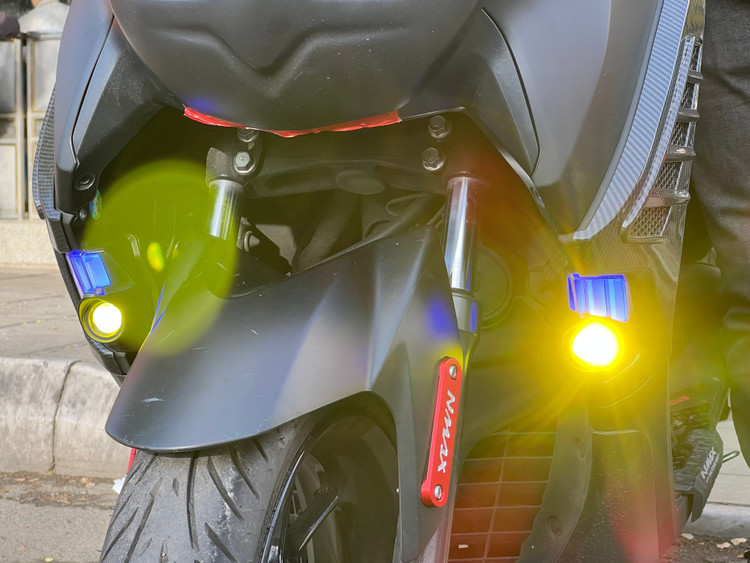 ست راهنما پرژکتور دار { آبی} YAMAHA Nmax 155 GMA / ساخت اندونزی اصل کد 200444