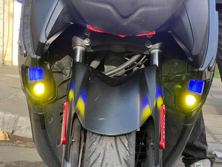 ست راهنما پرژکتور دار { آبی} YAMAHA Nmax 155 GMA / ساخت اندونزی اصل کد 200444