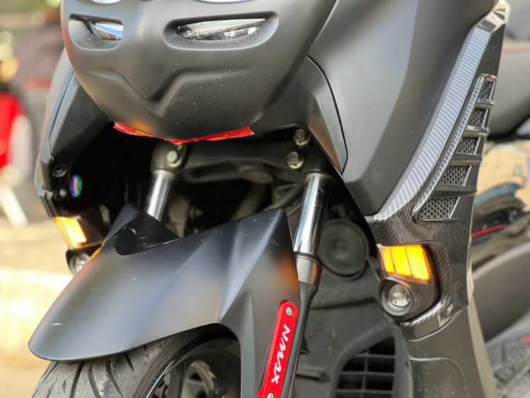 ست راهنما پرژکتور دار {سفید} YAMAHA Nmax 155 GMA / ساخت اندونزی اصل / کد 200443