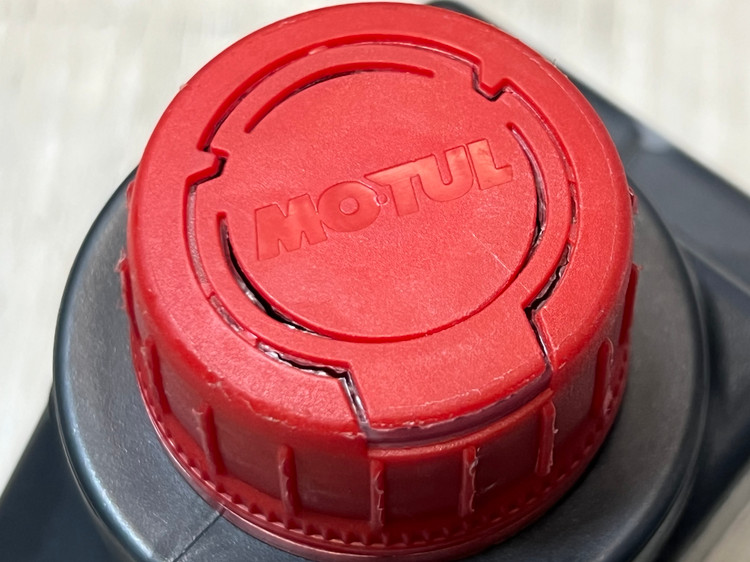 روغن موتور موتول اسکوتر MOTUL 10W-40 SP ساخت ایتالیا اصل کد 200628