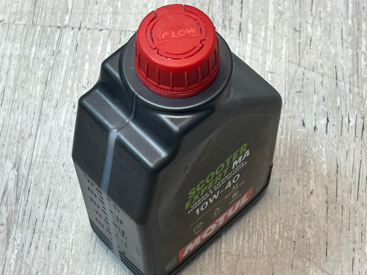 روغن موتور موتول اسکوتر MOTUL 10W-40 SP ساخت ایتالیا اصل کد 200628