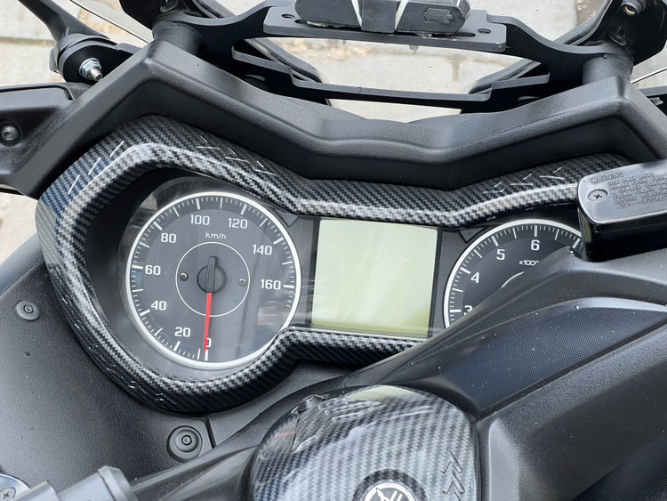 فلاپ دور کیلومتر کربن YAMAHA XMAX OLD مناسب اتاق قدیم اصل کد 201045