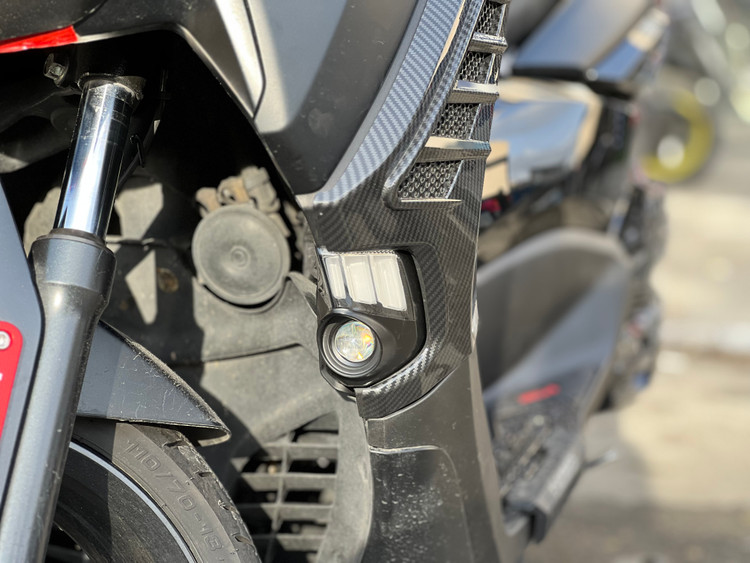 ست راهنما پرژکتور دار {سفید} YAMAHA Nmax 155 GMA / ساخت اندونزی اصل / کد 200443