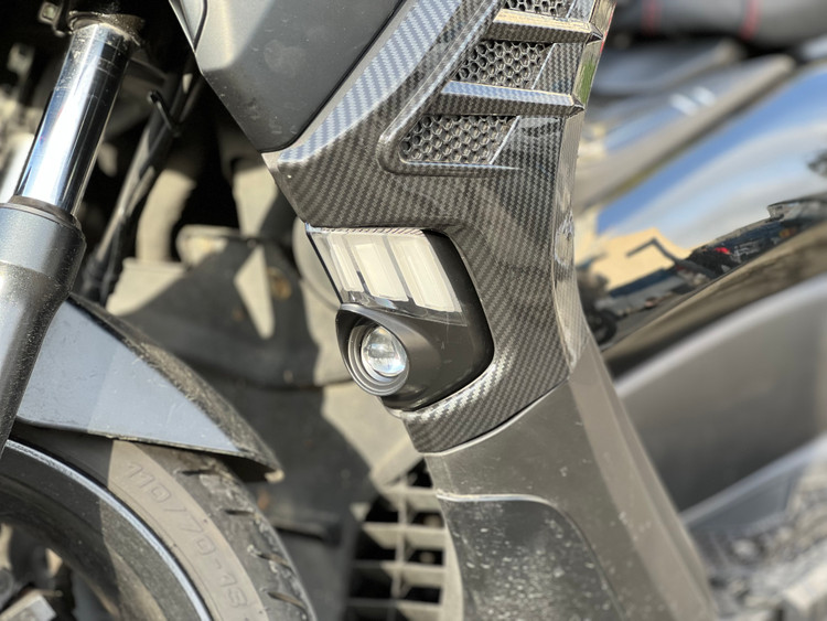 ست راهنما پرژکتور دار {سفید} YAMAHA Nmax 155 GMA / ساخت اندونزی اصل / کد 200443