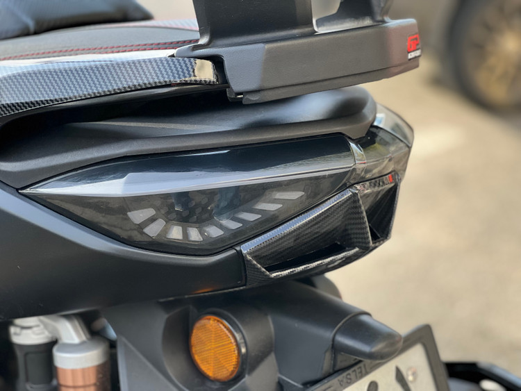 خطر عقب اسپرت 7 رنگ زنبوری YAMAHA Nmax SR اصل کد ۰۰۰۰۷۴