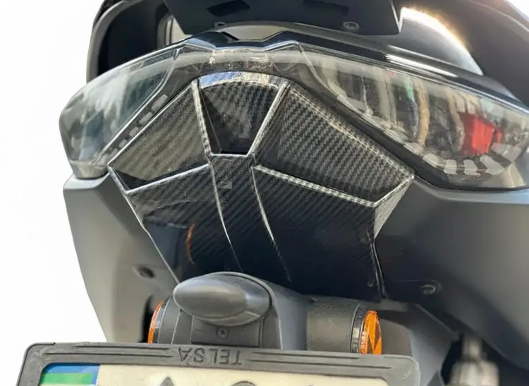 زیر چراغ کربن YAMAHA Nmax ساخت تایلند اصل کد 000005