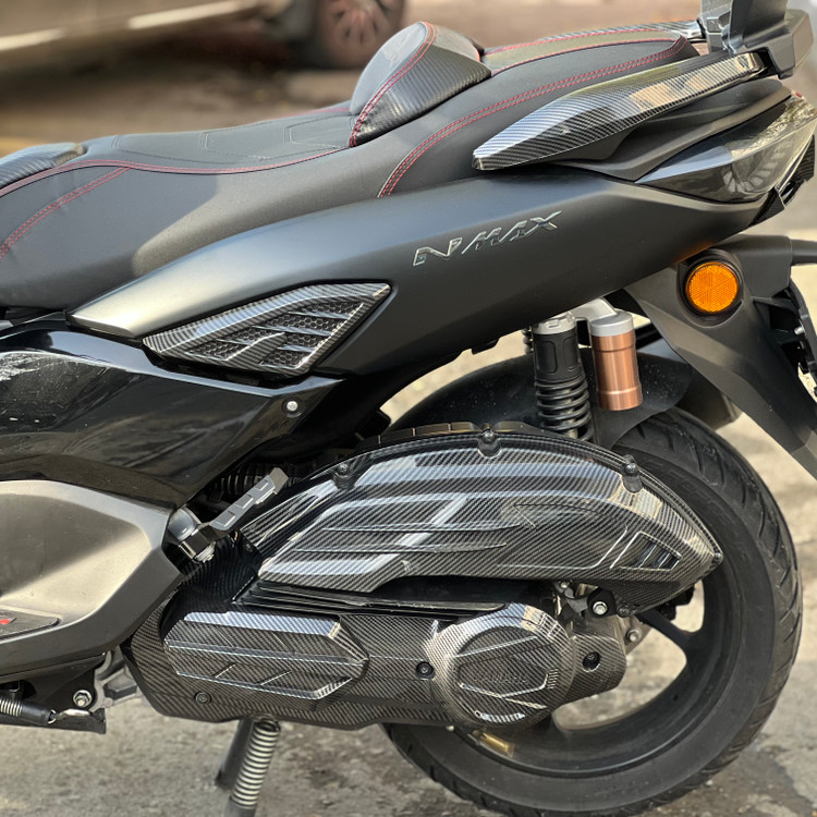 قاب درب هواکش طرح کربن YAMAHA Aerox / Nmax کد 000088