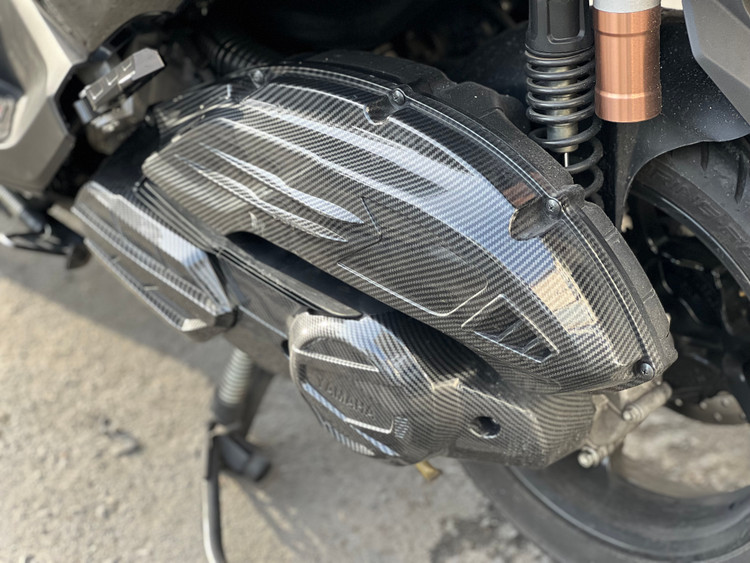 قاب درب هواکش طرح کربن YAMAHA Aerox / Nmax کد 000088