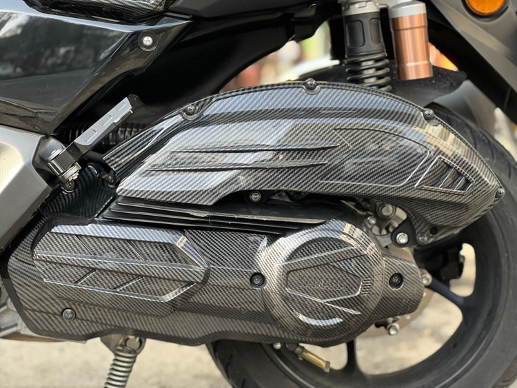 قاب درب هواکش طرح کربن YAMAHA Aerox / Nmax کد 000088