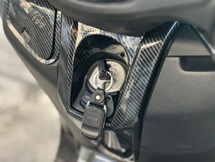 محافظ دور کیلس کربن YAMAHA Nmax کد 000141
