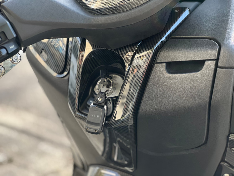 محافظ دور کیلس کربن YAMAHA Nmax کد 000141