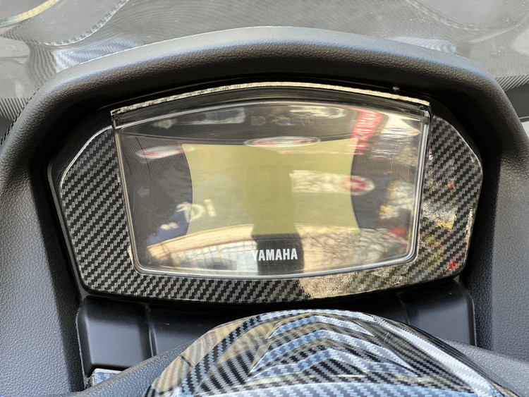 محافظ دور کیلومتر کربن YAMAHA NMAX ساخت تایلند کد ۰۰۰۰۳۶