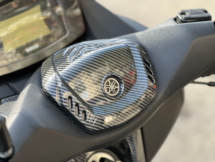 محافظ وسط فرمان کربن YAMAHA Nmax کد 000010