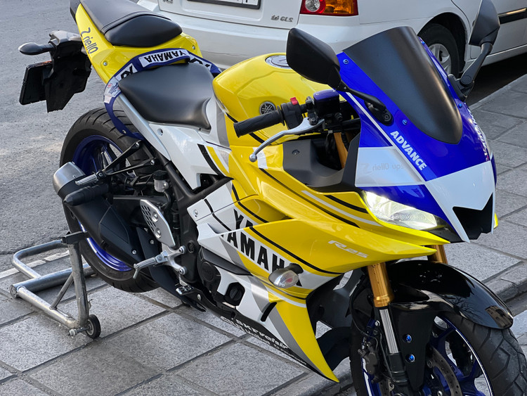 ست فلاپ کامل جشن 60 سالگی YAMAHA YZF‑R25 رنگ زرد آبی سفید Yellow & Speed Block livery