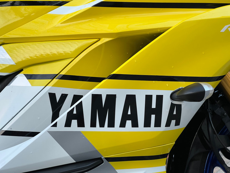 ست فلاپ کامل جشن 60 سالگی YAMAHA YZF‑R25 رنگ زرد آبی سفید Yellow & Speed Block livery