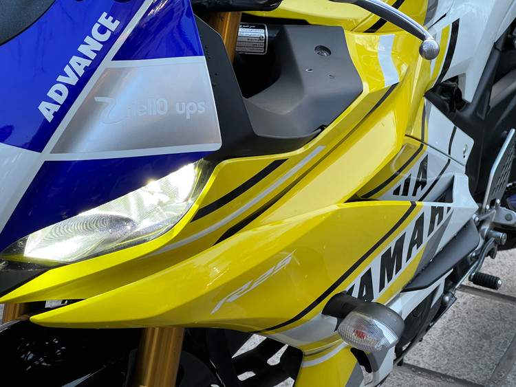 ست فلاپ کامل جشن 60 سالگی YAMAHA YZF‑R25 رنگ زرد آبی سفید Yellow & Speed Block livery