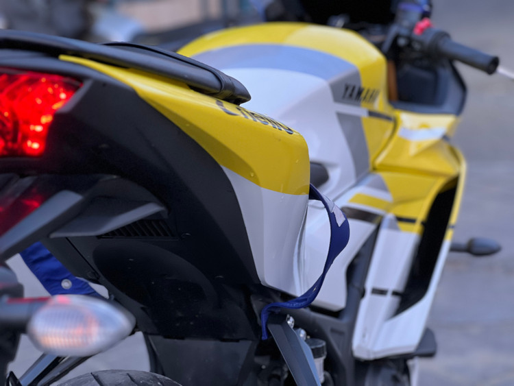 ست فلاپ کامل جشن 60 سالگی YAMAHA YZF‑R25 رنگ زرد آبی سفید Yellow & Speed Block livery