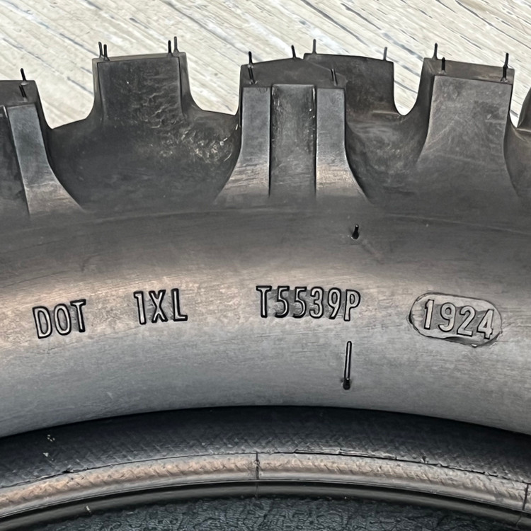 لاستیک پیرلی کراسی و اندرو 120/100/18 / ساخت برزیل اصل مدیوم به هارد PIRELLI SCORPION™ XC MID HARD کد ۲۰۱۲۵۷