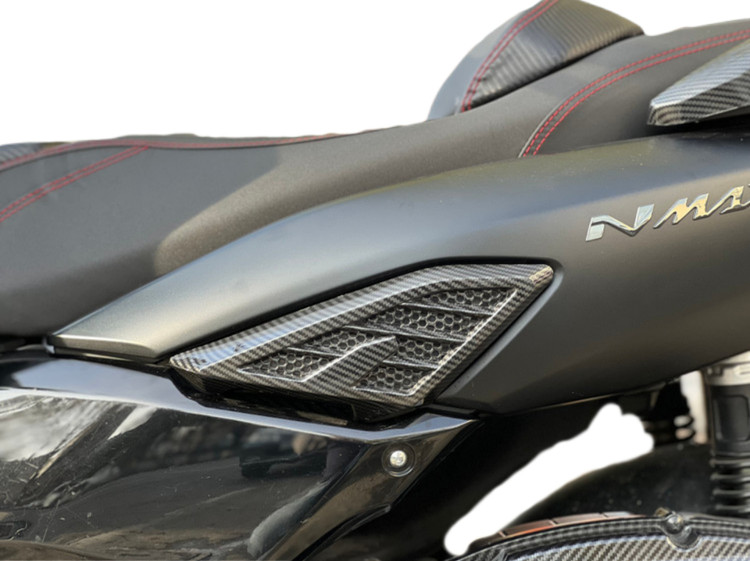 پروتکشن کربن بغل گیتاری / فلاپ زیر زین YAMAHA Nmax / کد کالا 000006