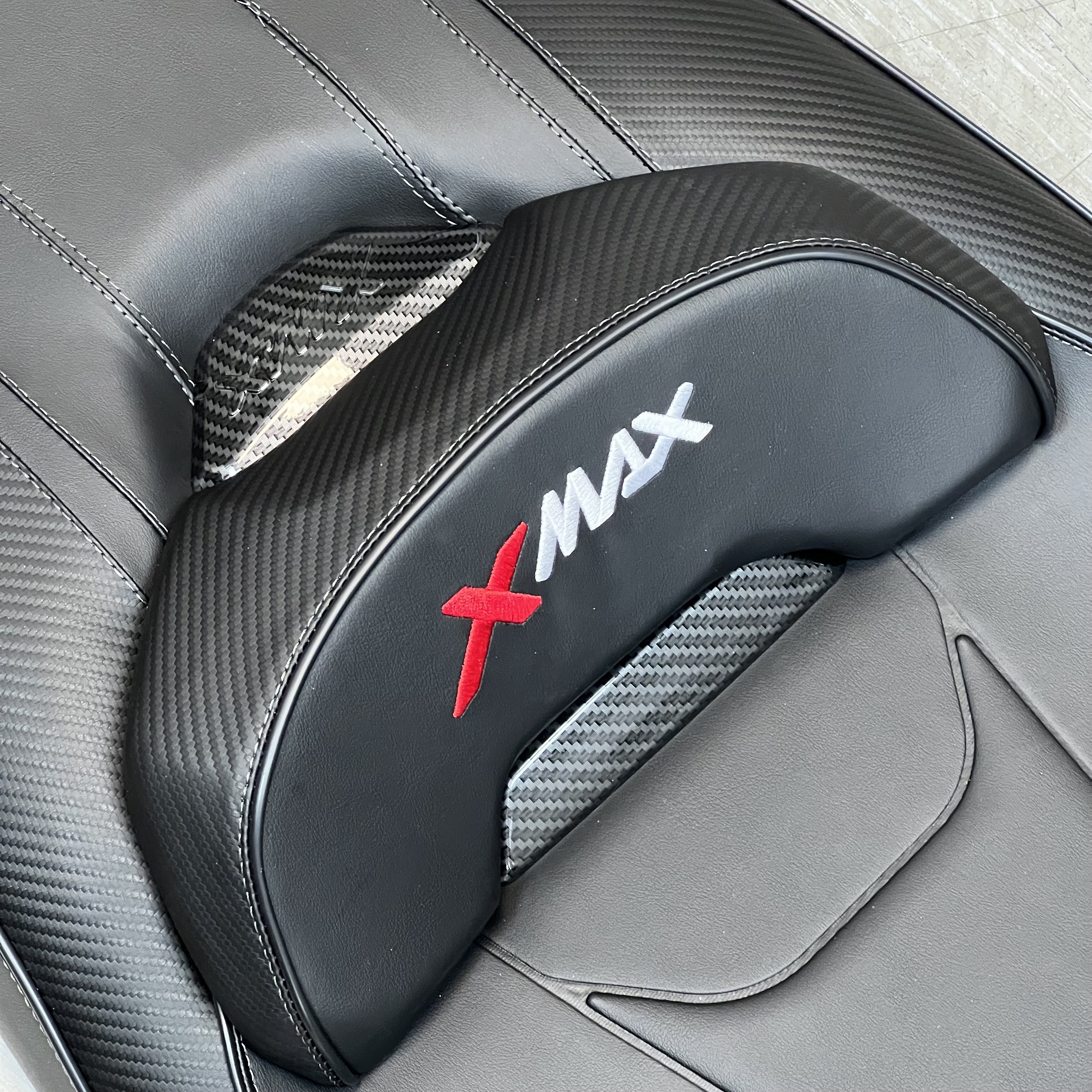 زین اسپرت (اسپشیال) در چهار رنگ YAMAHA Xmax NEW FACE