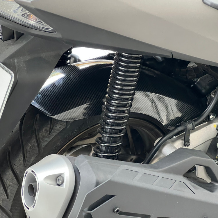 گلگیر / شلگیر عقب کربن HONDA ADV160 / PCX160 / ساخت تایلند اصل کد 201059