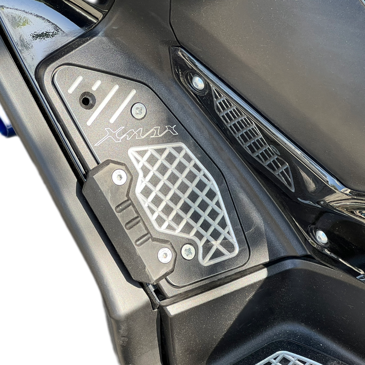 کف پایی اسپرت مشکی نقره ای YAMAHA Xmax GP ساخت ترکیه اصل ۰۰۰۰۳۴