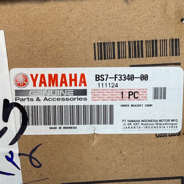 کرپی پایین فرمان YAMAHA MT25 / R25 ساخت اندونزی اصل کد 000094
