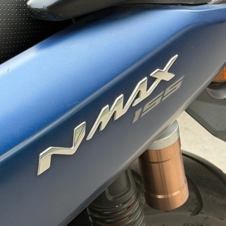 ارم / نوشته سه بعدی YAMAHA Nmax رنگ نقره ای / ساخت اندونزی اصل کد 200174