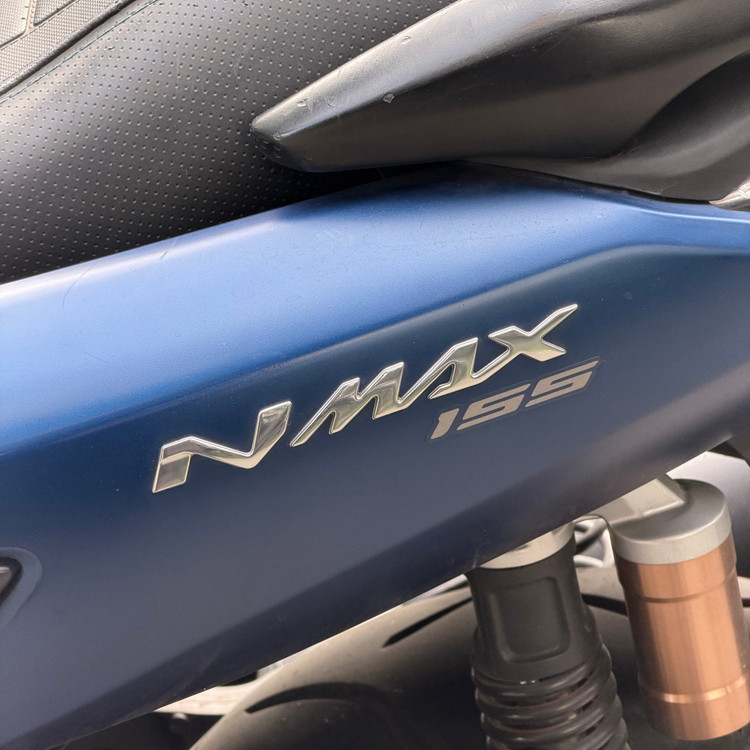 ارم / نوشته سه بعدی YAMAHA Nmax رنگ نقره ای / ساخت اندونزی اصل کد 200174