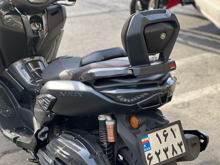 پشت زین YAMAHA Nmax مناسب اتاق وسط (2) تکیه گاه ترکنشین اصل / کد 000016