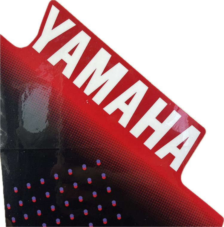 برچسب / استیکر فلاپ بغل چراغ چپ قرمز YAMAHA Aerox / ساخت اندونزی اصل کد 200015