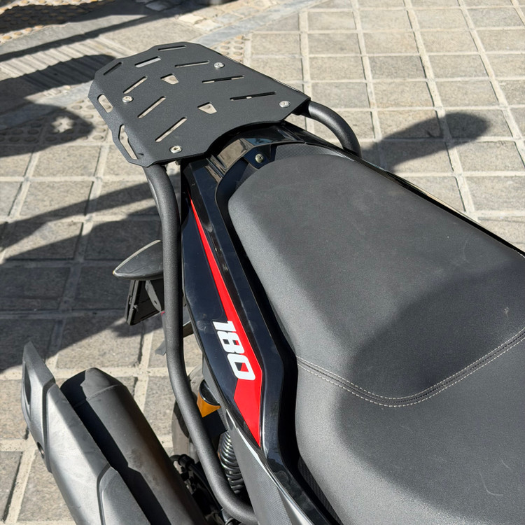 ترکبند / براکت نگهدارنده صندوق عقب YAMAHA Aerox اصل کد 201404
