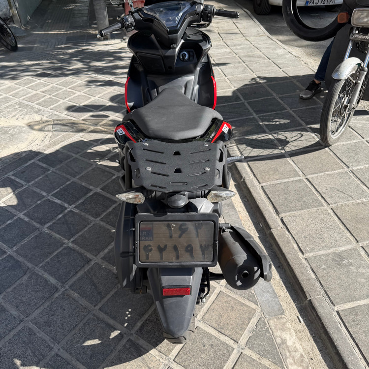 ترکبند / براکت نگهدارنده صندوق عقب YAMAHA Aerox اصل کد 201404