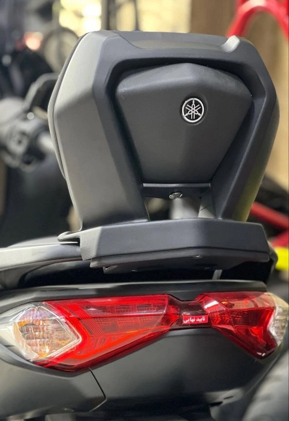 پشت زین /تکیه گاه ترکنشین Yamaha Nmax مناسب اتاق قدیم (1) اصل کد 000016