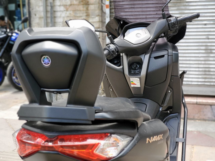 پشت زین /تکیه گاه ترکنشین Yamaha Nmax مناسب اتاق قدیم (1) اصل کد 000016