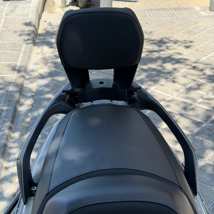 پشت زین / تکیه گاه سرنشین جویمکس Sym Joymax GP کد 000016
