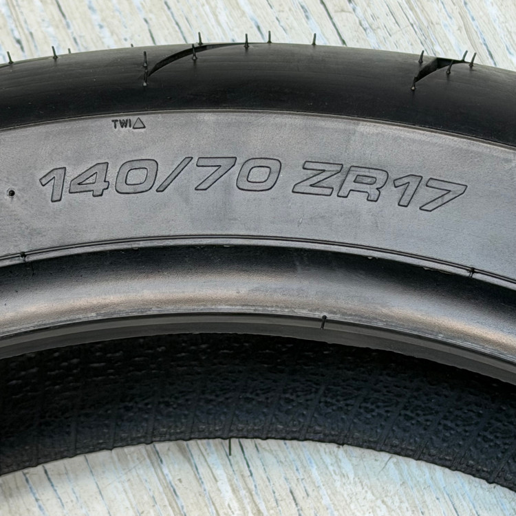 لاستیک میتاس 140/70/17 گل خلوت اسپرت فورس پلاس / + MITAS SPORT FORCE / ساخت اروپا کشور اسلوونی اصل / مناسب چرخ عقب کد 200552