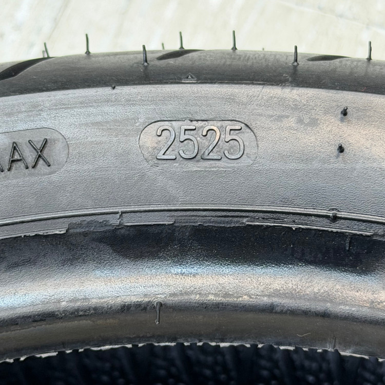 لاستیک میتاس 120/70/15 گل شلوغ تورینگ فورس / MITAS TOURING FORCE SC / ساخت اروپا کشور اسلوونی اصل / مناسب چرخ جلوJr300/ Xmax کد 200550