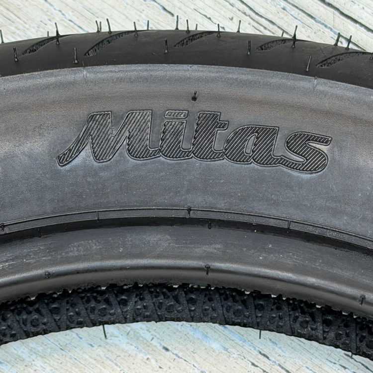 لاستیک میتاس 100/90/14 گل شلوغ تورینگ فورس / MITAS TOURING FORCE SC / ساخت اروپا کشور اسلوونی اصل / جلو AEROX / جلو J200 / جلو JT200 عقب Click کد ۲۰۰۵۴۸