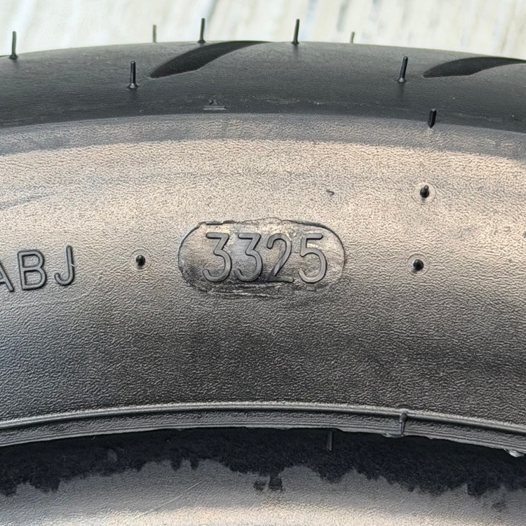لاستیک میتاس گل شلوغ تورینگ فورس اس سی 150/70/14 / MITAS TOURING FORCE SC / ساخت اروپا کشور اسلوونی اصل / مناسب چرخ عقب XMAX AEROX کد ۲۰۰۸۹۷