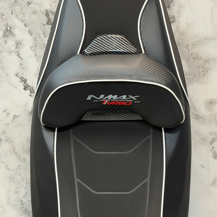 زین اسپرت اسپیشیال خط سفید کربن YAMAHA Nmax Turbo کد 201885