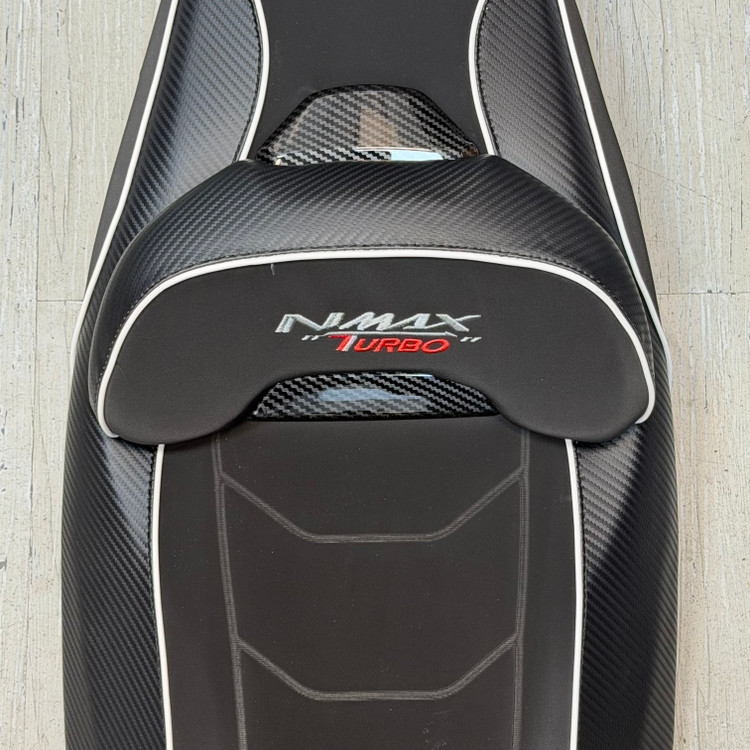 زین اسپرت اسپیشیال خط سفید کربن YAMAHA Nmax Turbo کد 201885