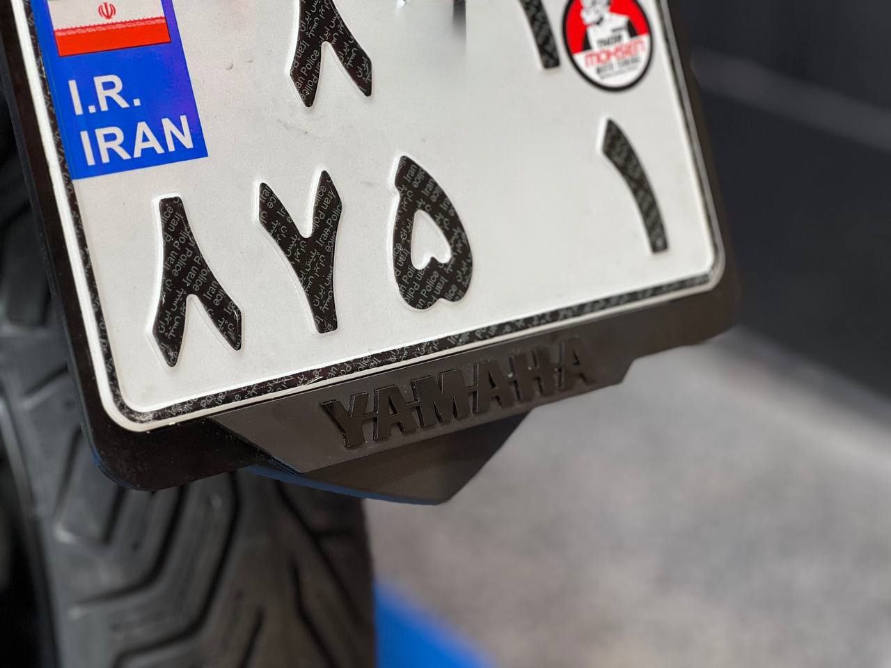 قاب پلاک اسپرت موتورسیکلت مشکی / مناسب تمام موتورهای برند YAMAHA کد 200535