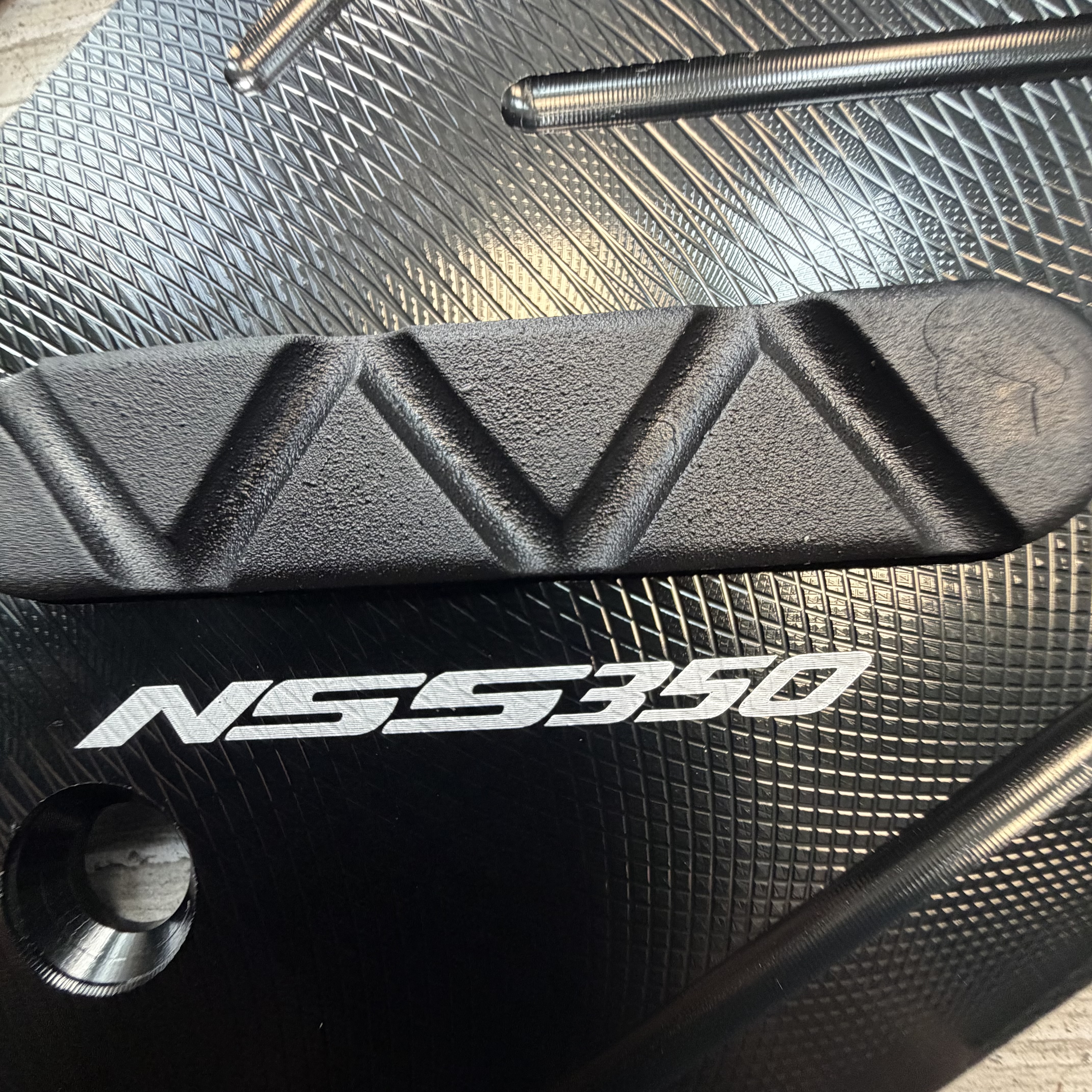 کف پایی اسپرت مشکی HONDA FORZA 350 کد 202151