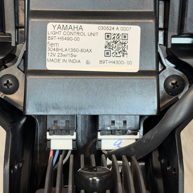 پرژکتور چراغ جلو شهری تک لنز YAMAHA MT25 اصل کد 200094