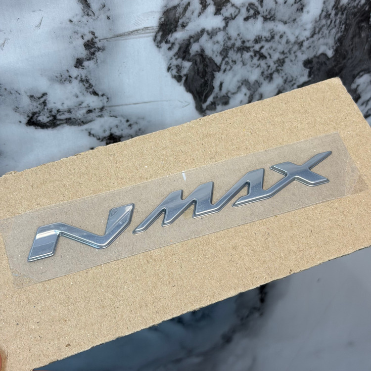 ارم / نوشته سه بعدی YAMAHA Nmax رنگ نقره ای / ساخت اندونزی اصل کد 200174